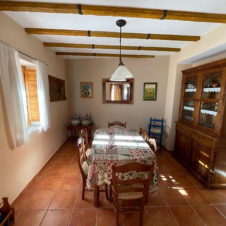 Casa Petra : Bonita Casa Rural En Yunquera エクステリア 写真