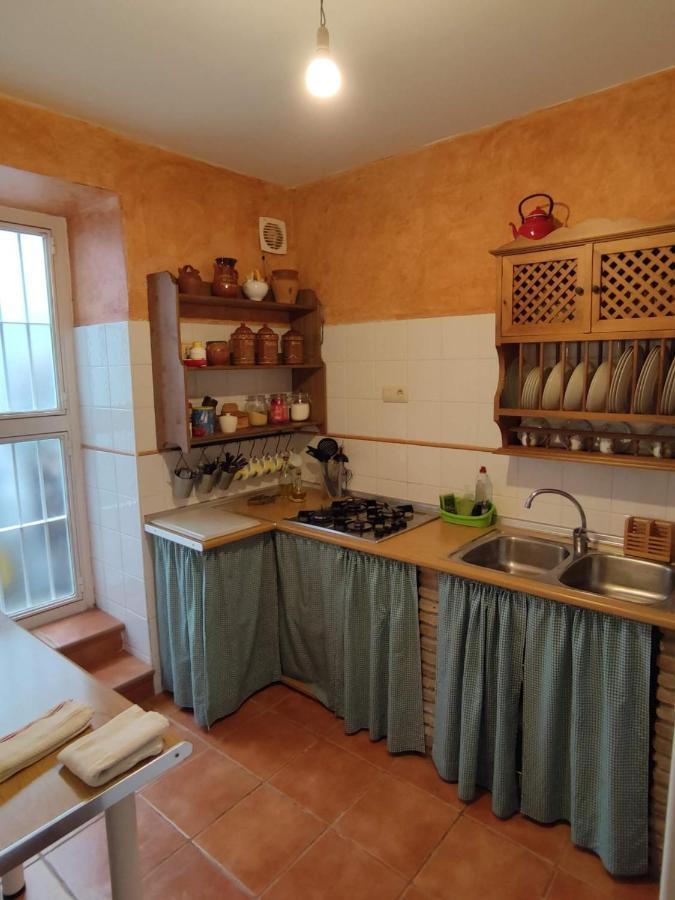 Casa Petra : Bonita Casa Rural En Yunquera エクステリア 写真
