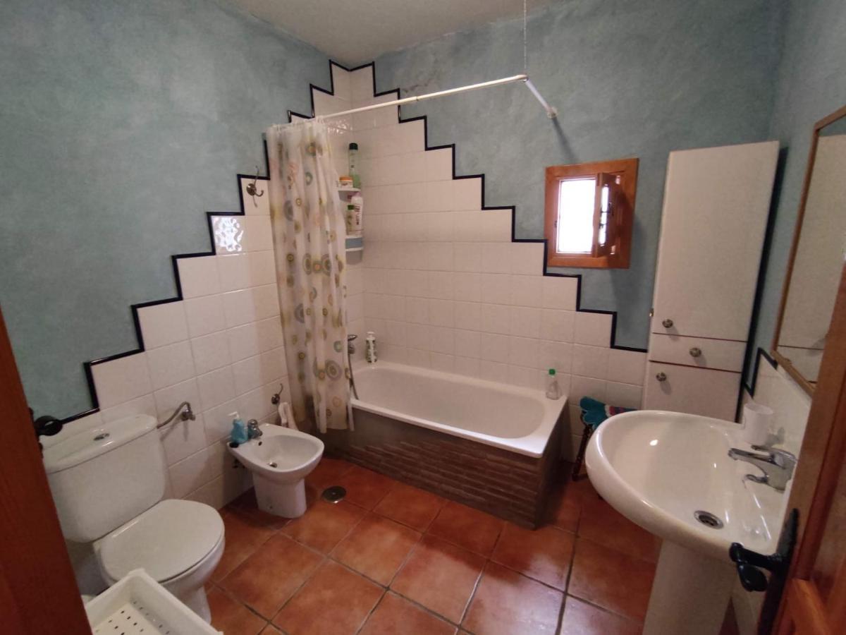 Casa Petra : Bonita Casa Rural En Yunquera エクステリア 写真